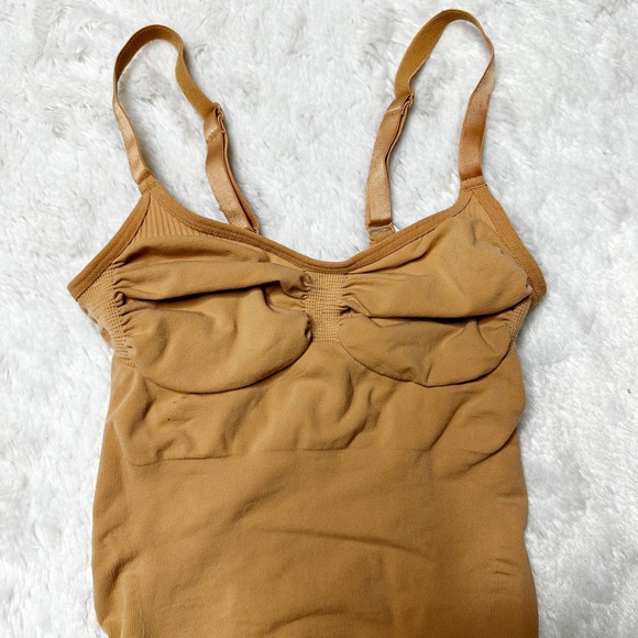 NEW Skims Seamless Sculpting Brief Bodysuit in Ochre Women’s S/M - Picture 3 of 8